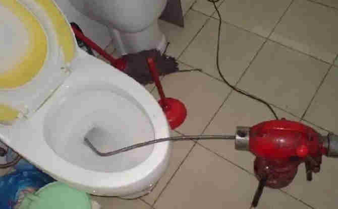 天元马桶通下水